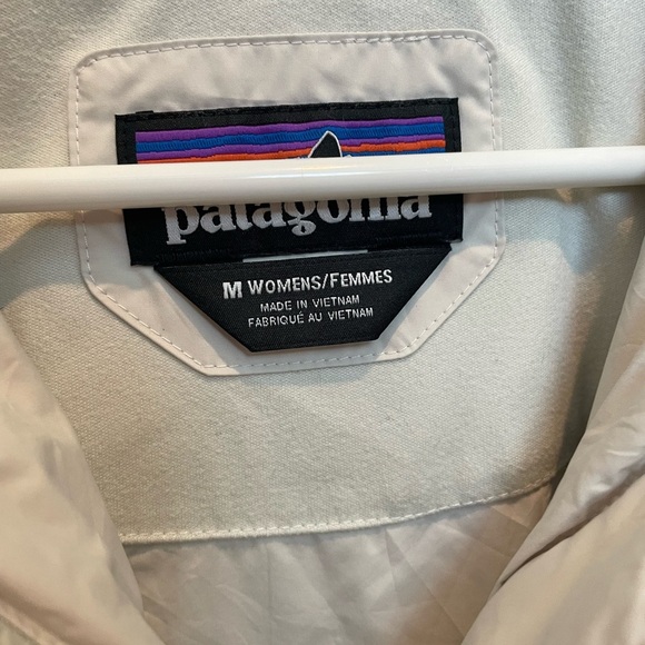 Women’s Patagonia White Puffer Jacket - Picture 3 of 5